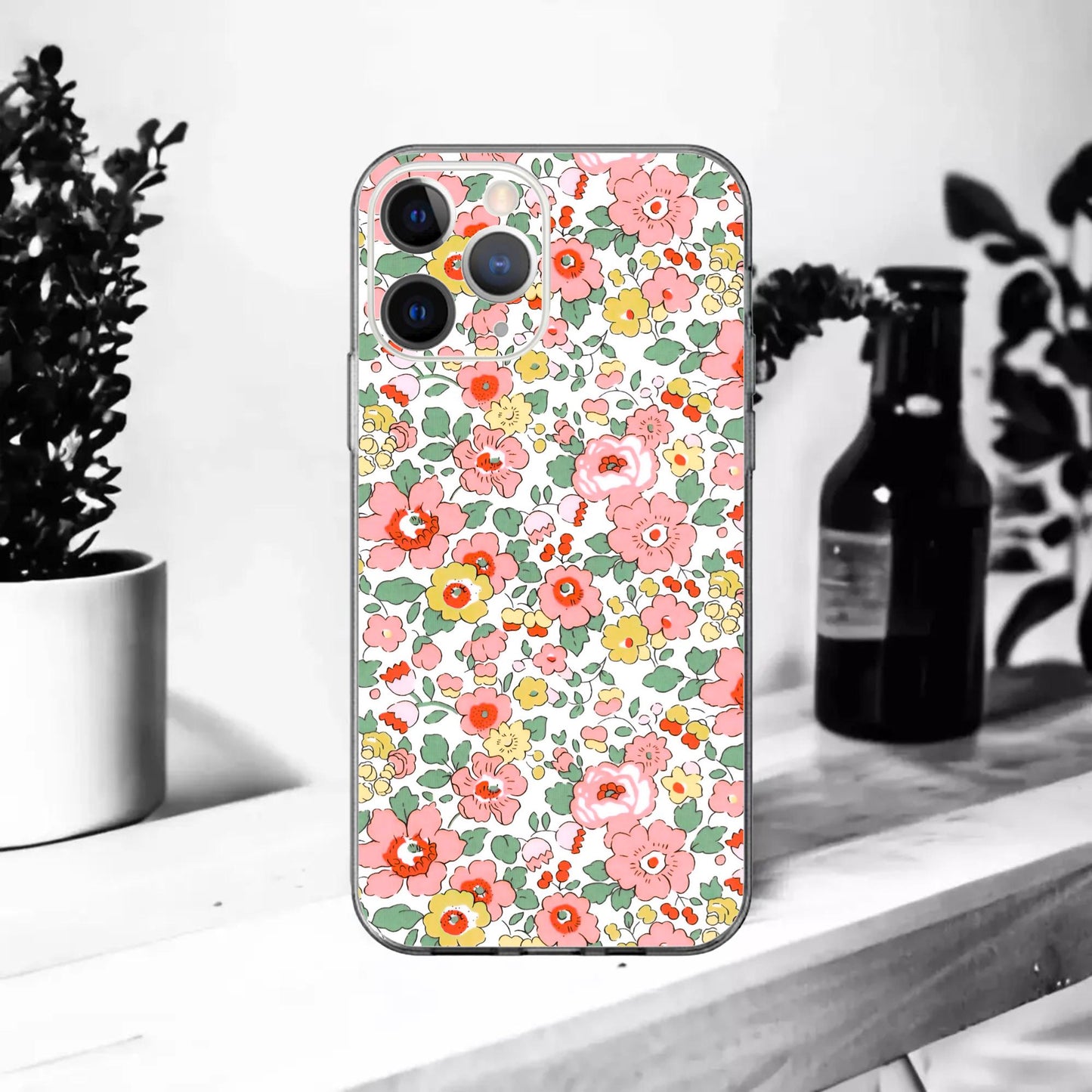 Coque souple Betsy pink pour iPhone 17, 16, 15, 14, 13, 12, 11, XR, X, SE, 8, 7